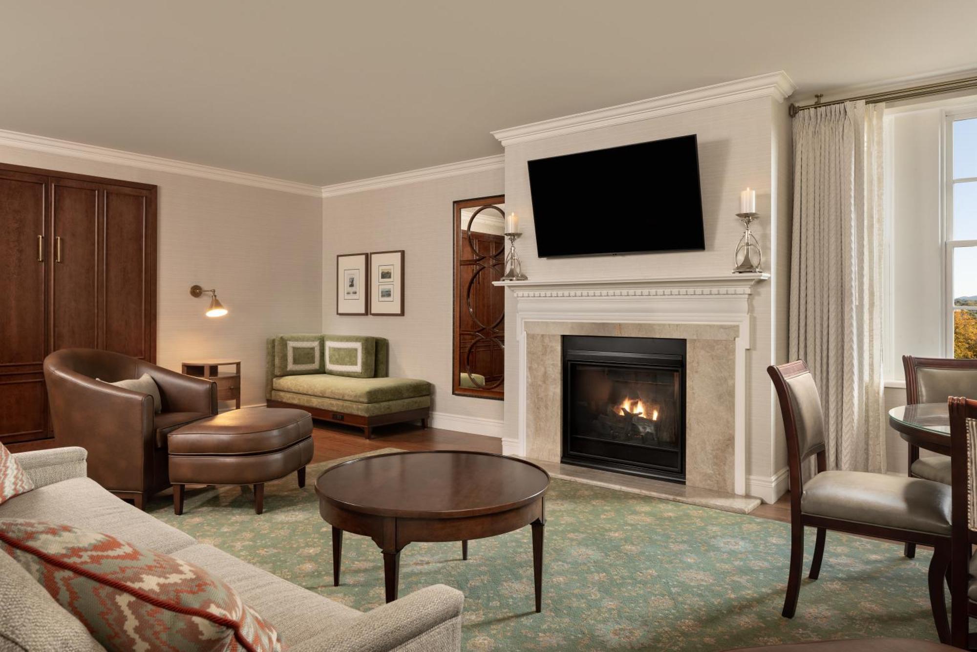 Hotel Roanoke & Conference Center, Curio Collection By Hilton Exterior foto